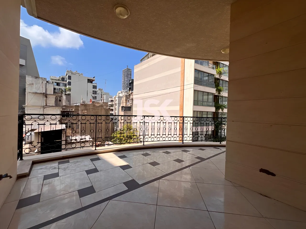 Apartment for Sale in Sioufi
