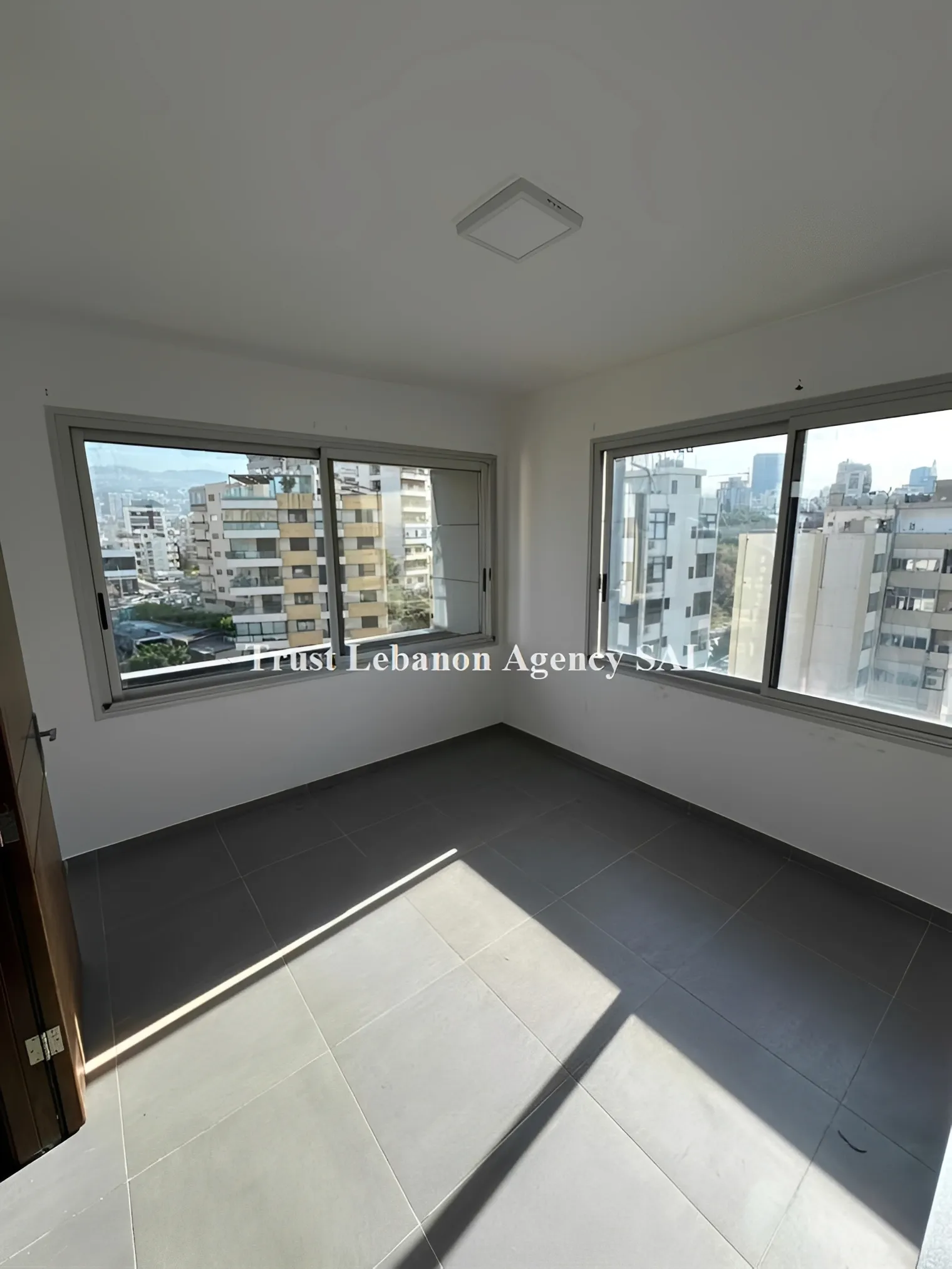 Office For Rent in Metn, Sin El Fil