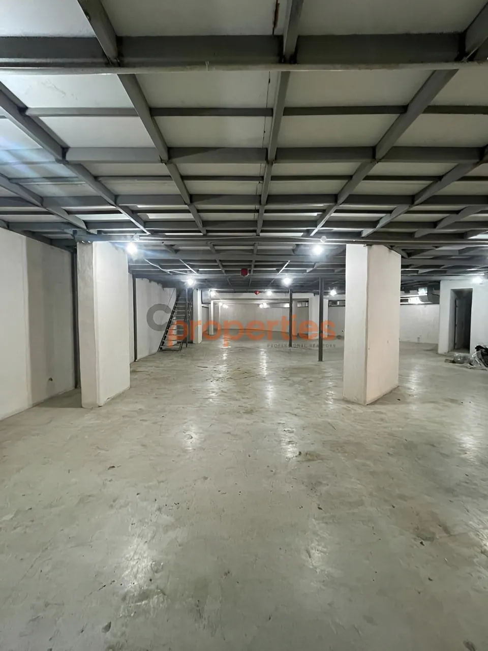 Warehouse for Rent in Kfar Hbab