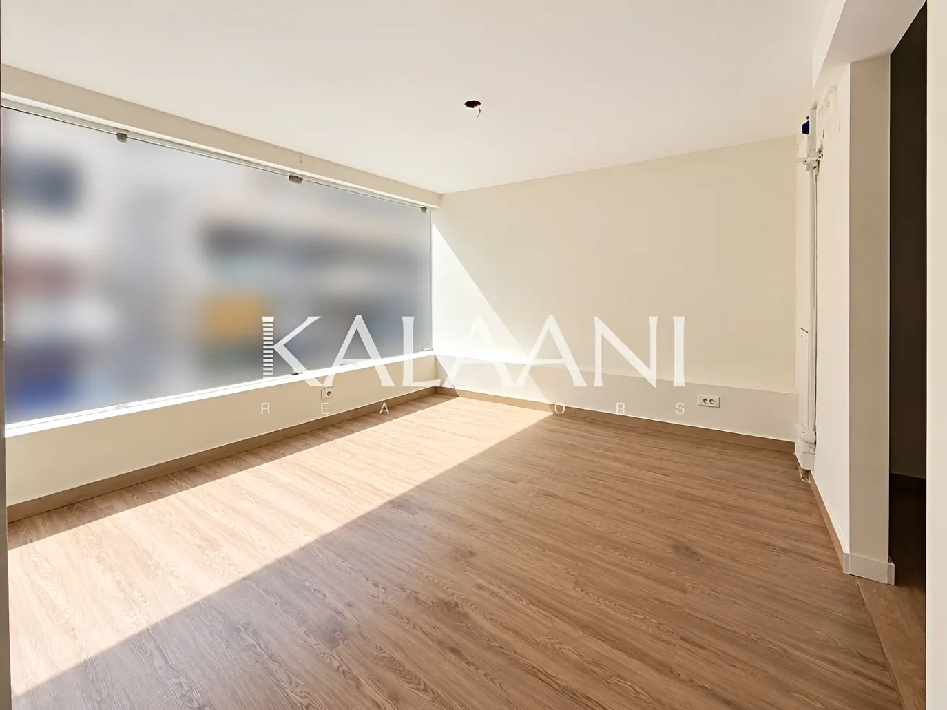 Shop for rent in Jdeideh