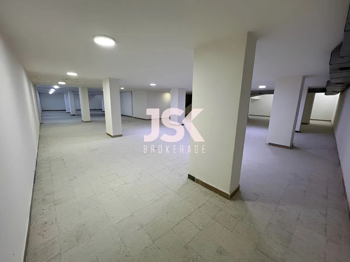 Warehouse for sale in Tallet El-Khayat
