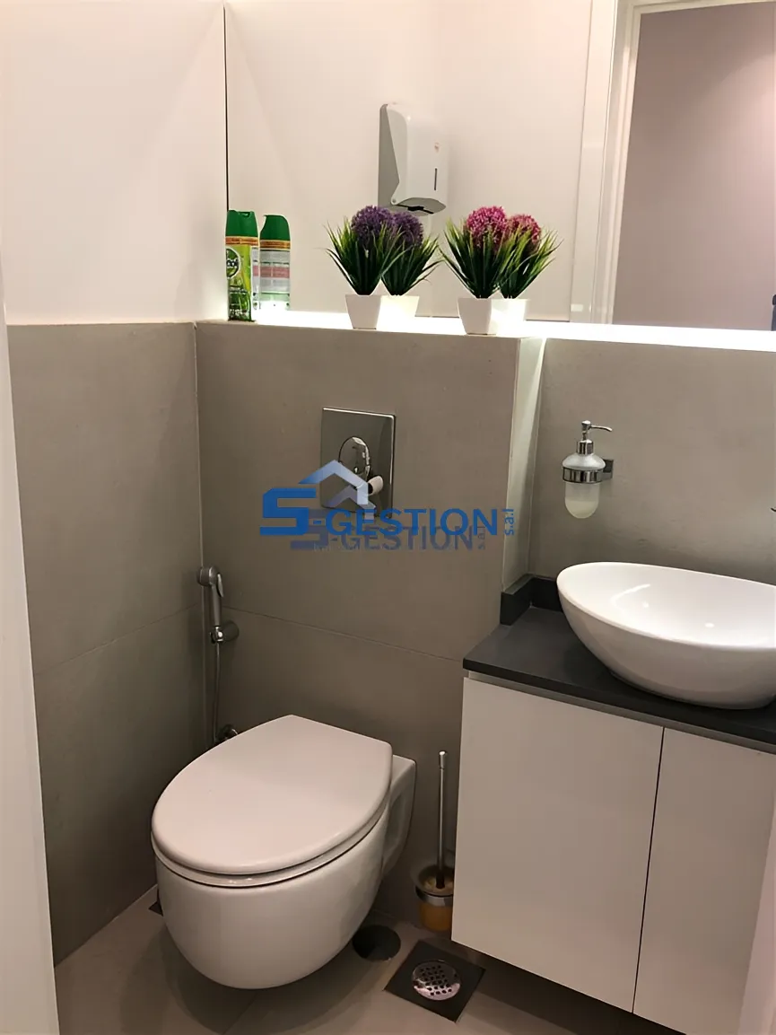 Office for Sale in Jdeideh