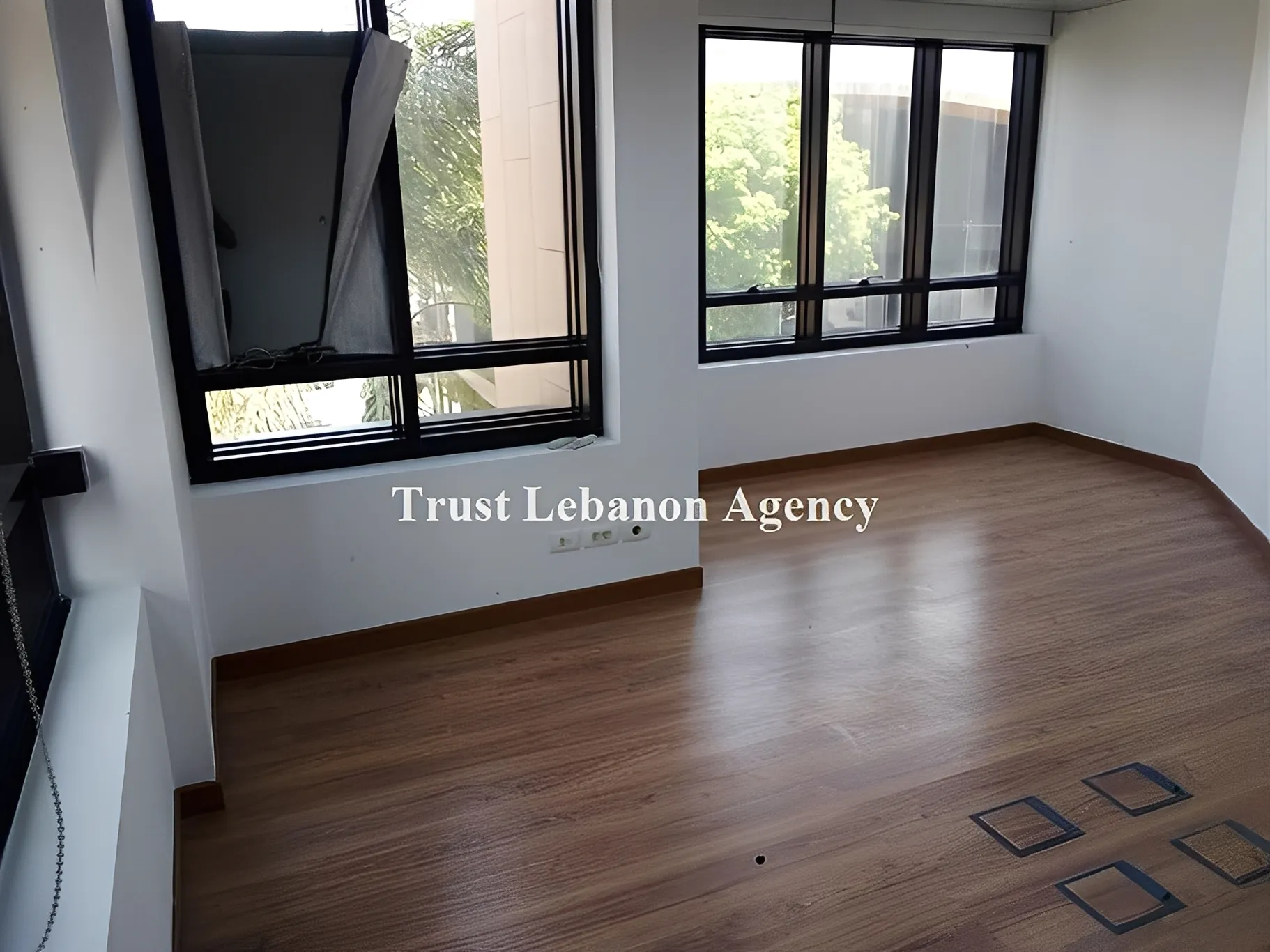 Office for rent in Metn, Dekweneh
