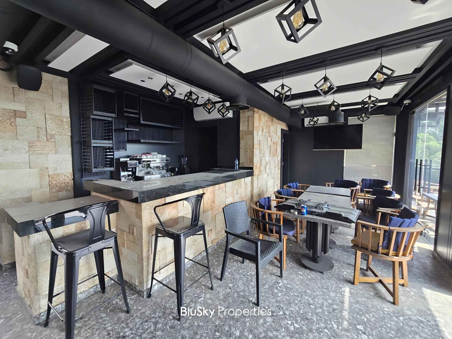 Shop for rent in Mansourieh, lebanon