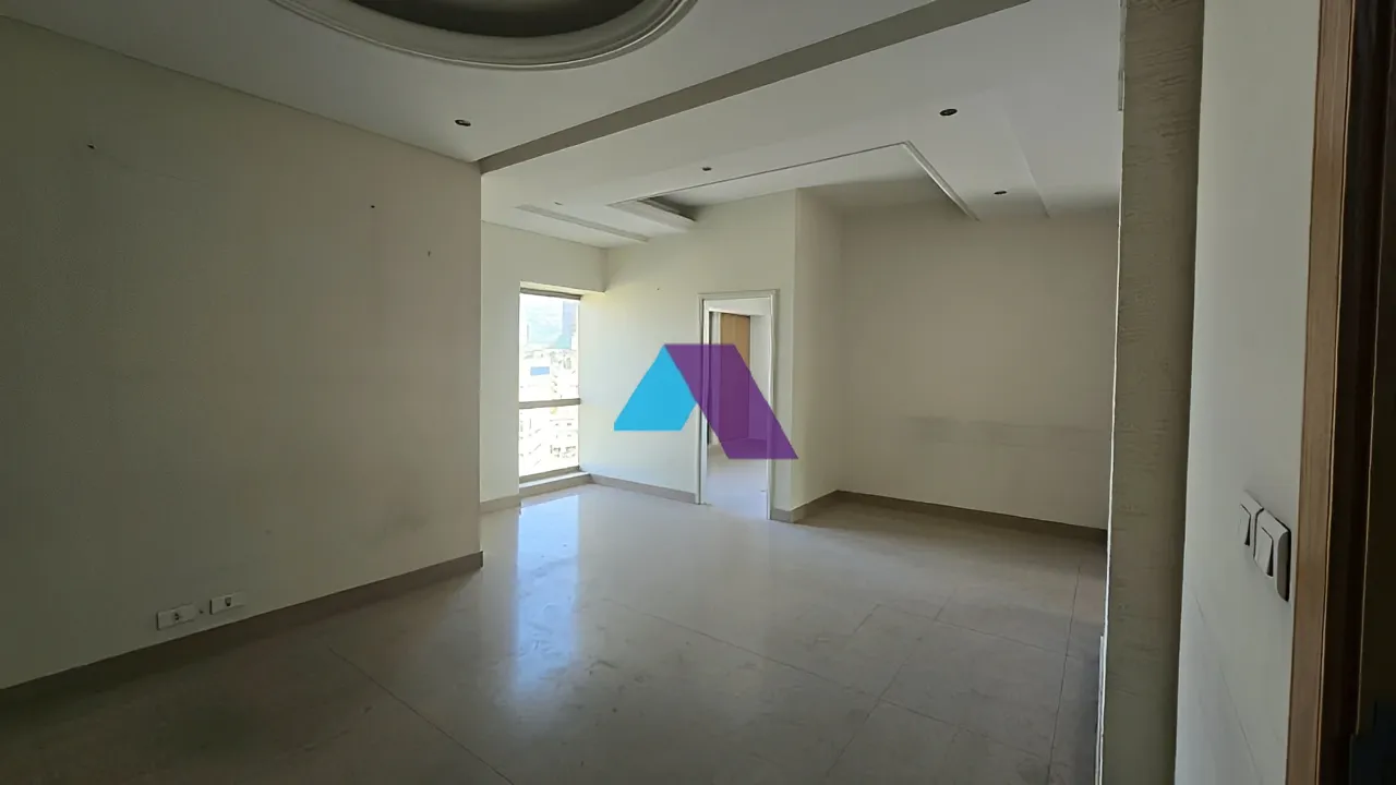 Office for sale in Forn El Chebbak
