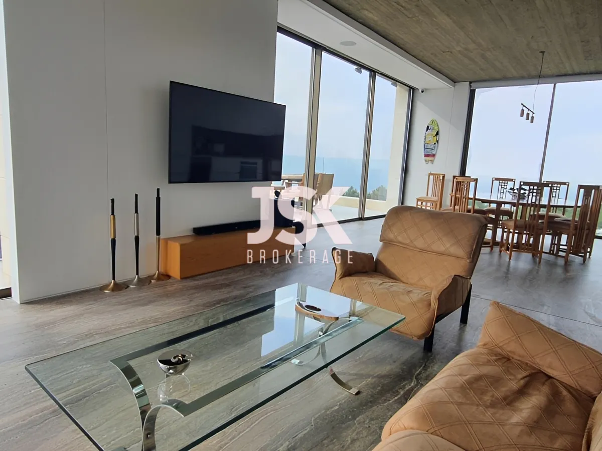 Penthouse for rent in Adma w Dafnah