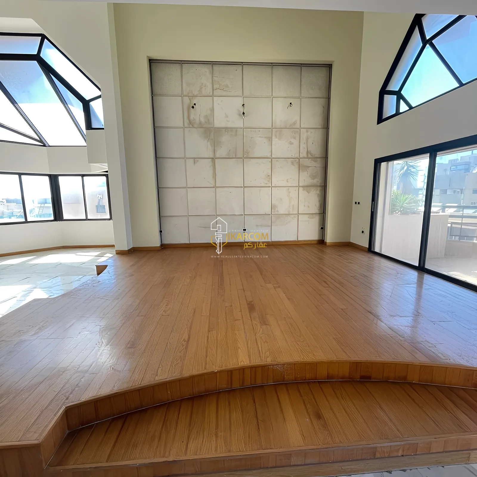Duplex for Sale in Ramlet el Bayda - 3 bed, 4 bath