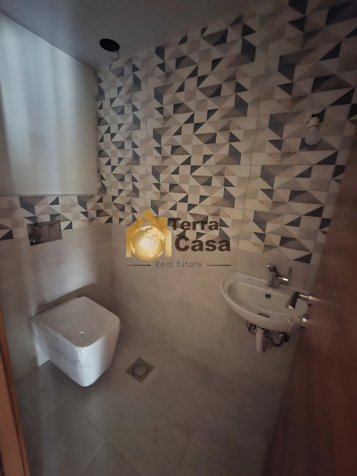Apartment for sale in Adonis