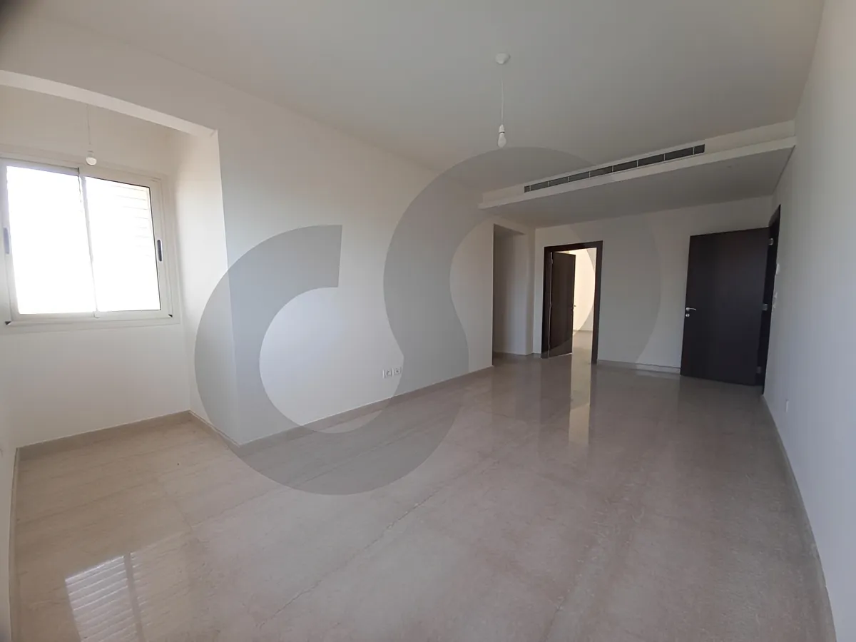 Apartment for Sale in Ramlet El Baida, Bayrut, Lebanon