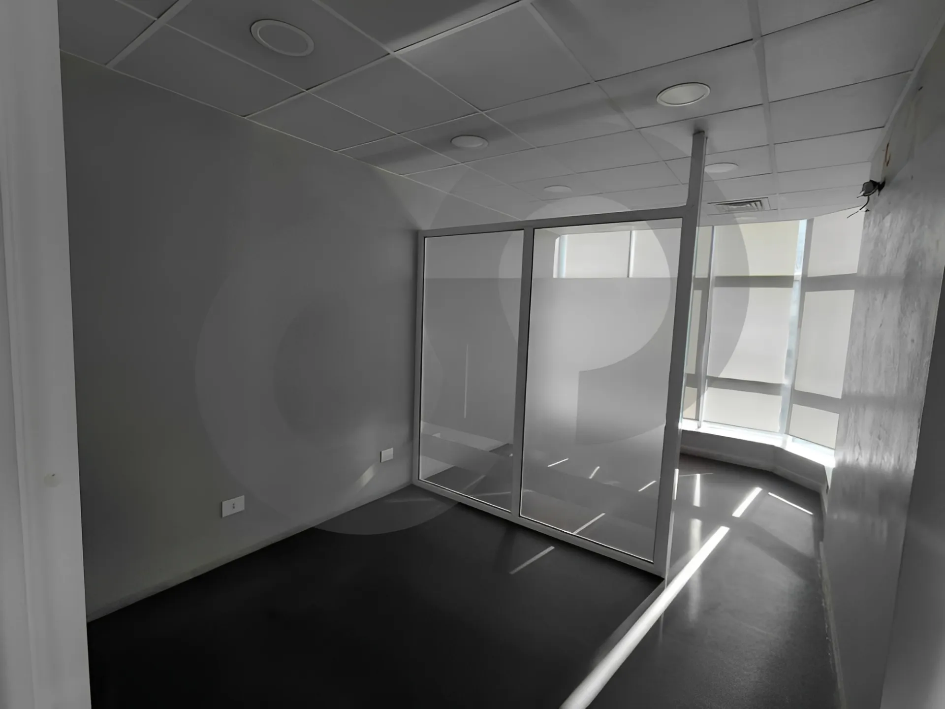 Office for rent in Jdeideh