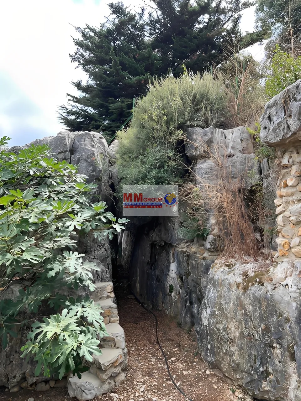 Land for Sale in Qornet El Hamra