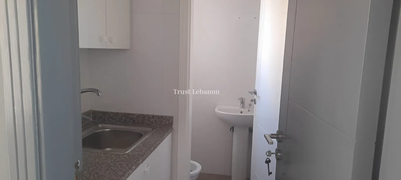 Office for rent in Dekwaneh, Lebanon
