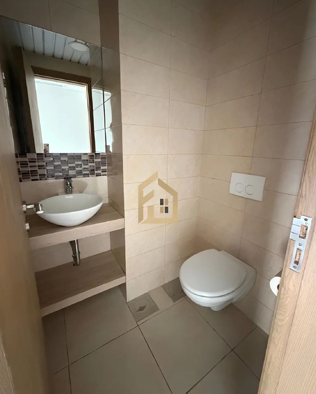 Apartment for rent in Achrafieh, Beirut, Lebanon - 4 bed, 5 bath