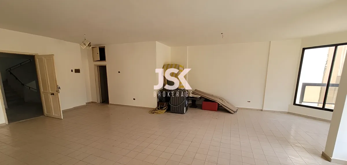 Office for rent in Ghadir