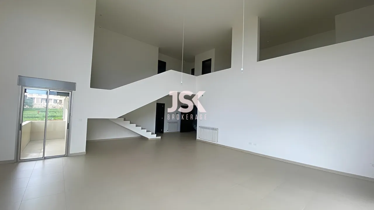 Triplex for Sale in Zikrit