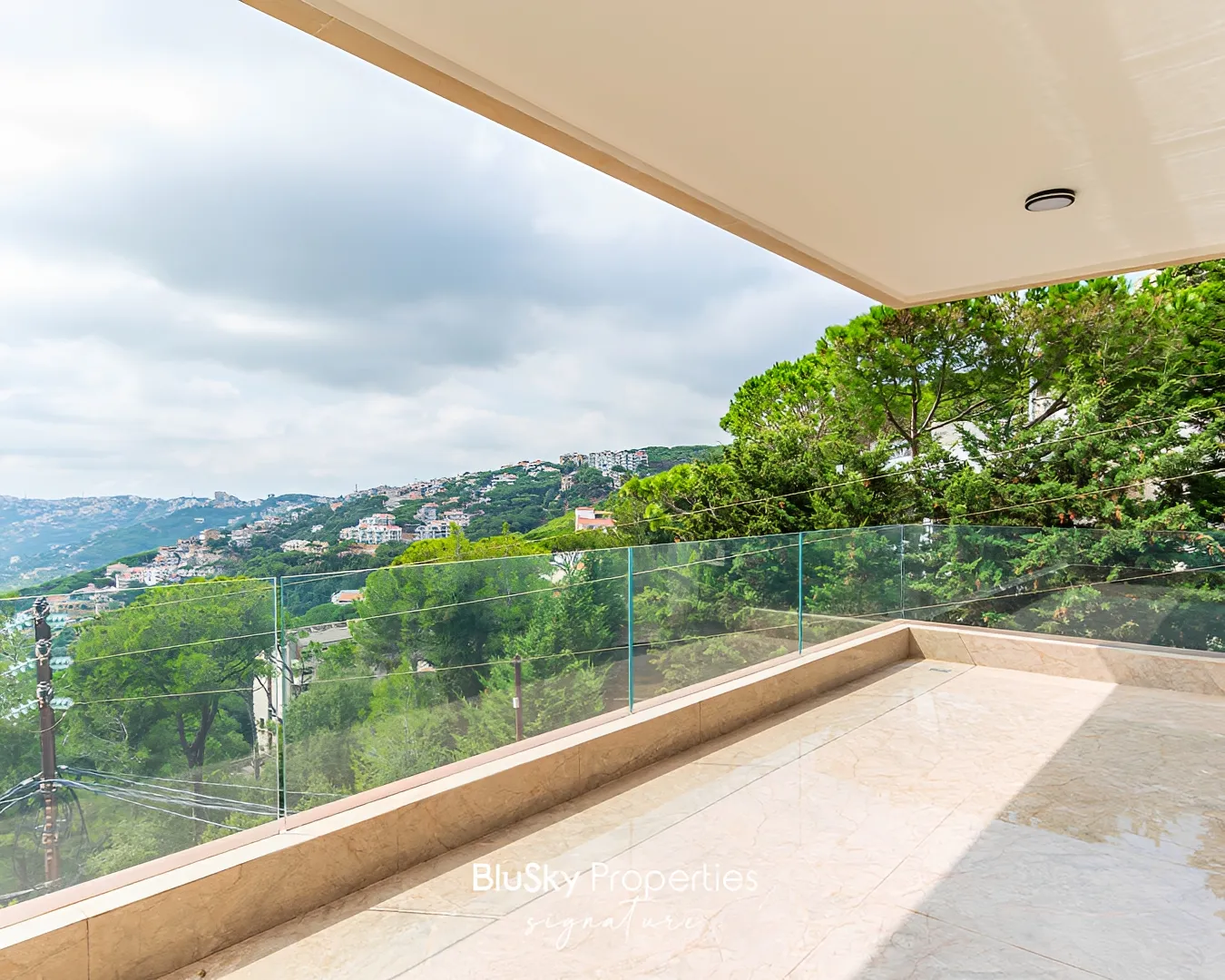 Apartment for rent in Oyoun, broummana, lebanon