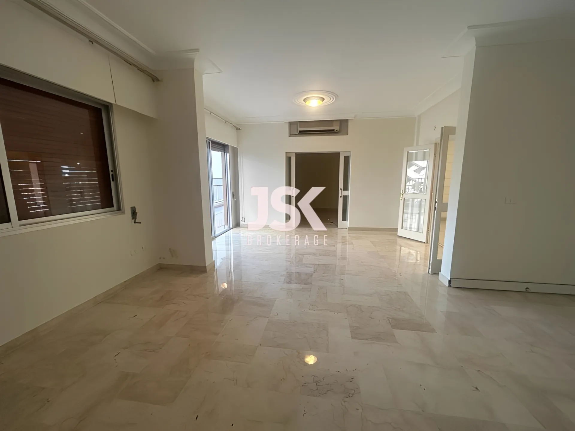 Apartment for Rent in Ras Beirut - 4 bed