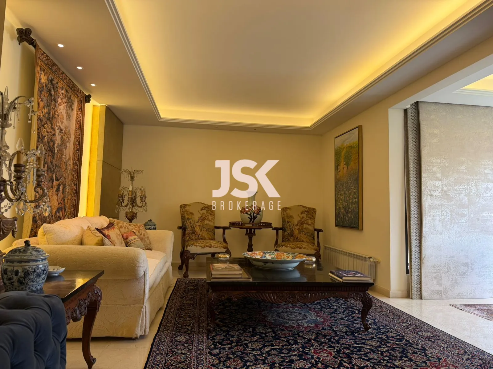 Apartment for Sale in Ain Al Tineh