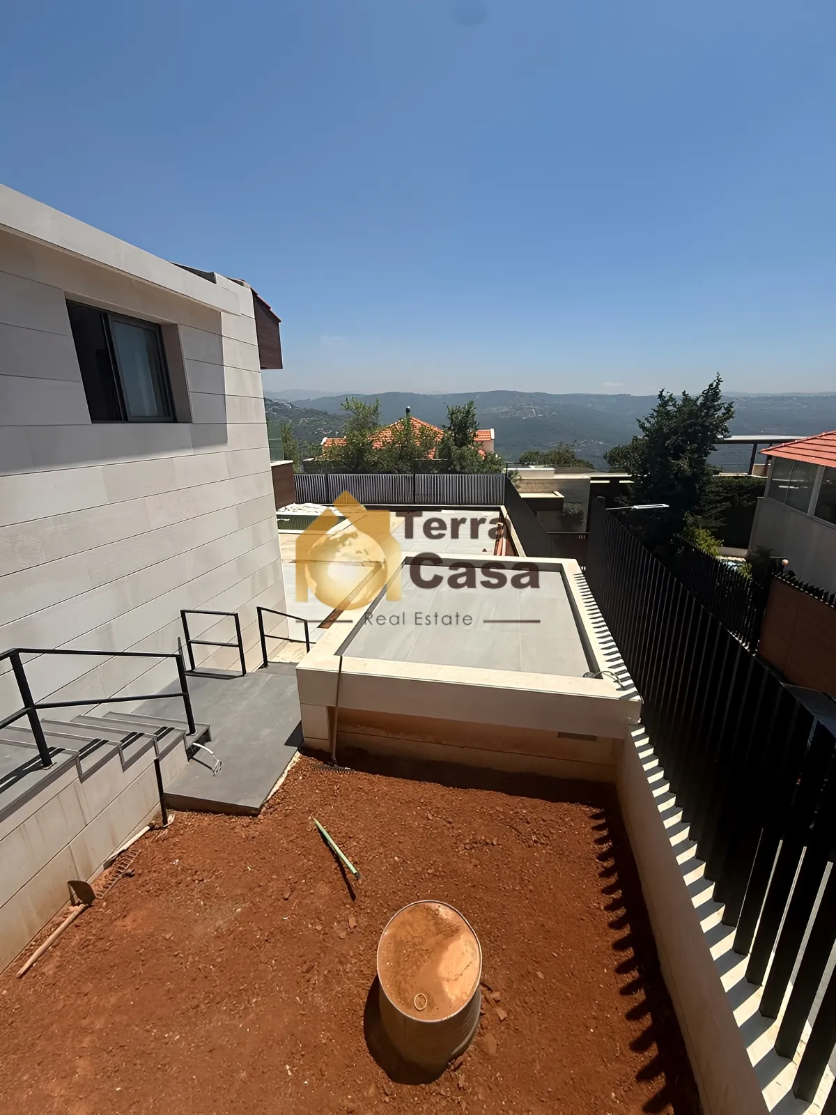 Villa for sale in Baabdat