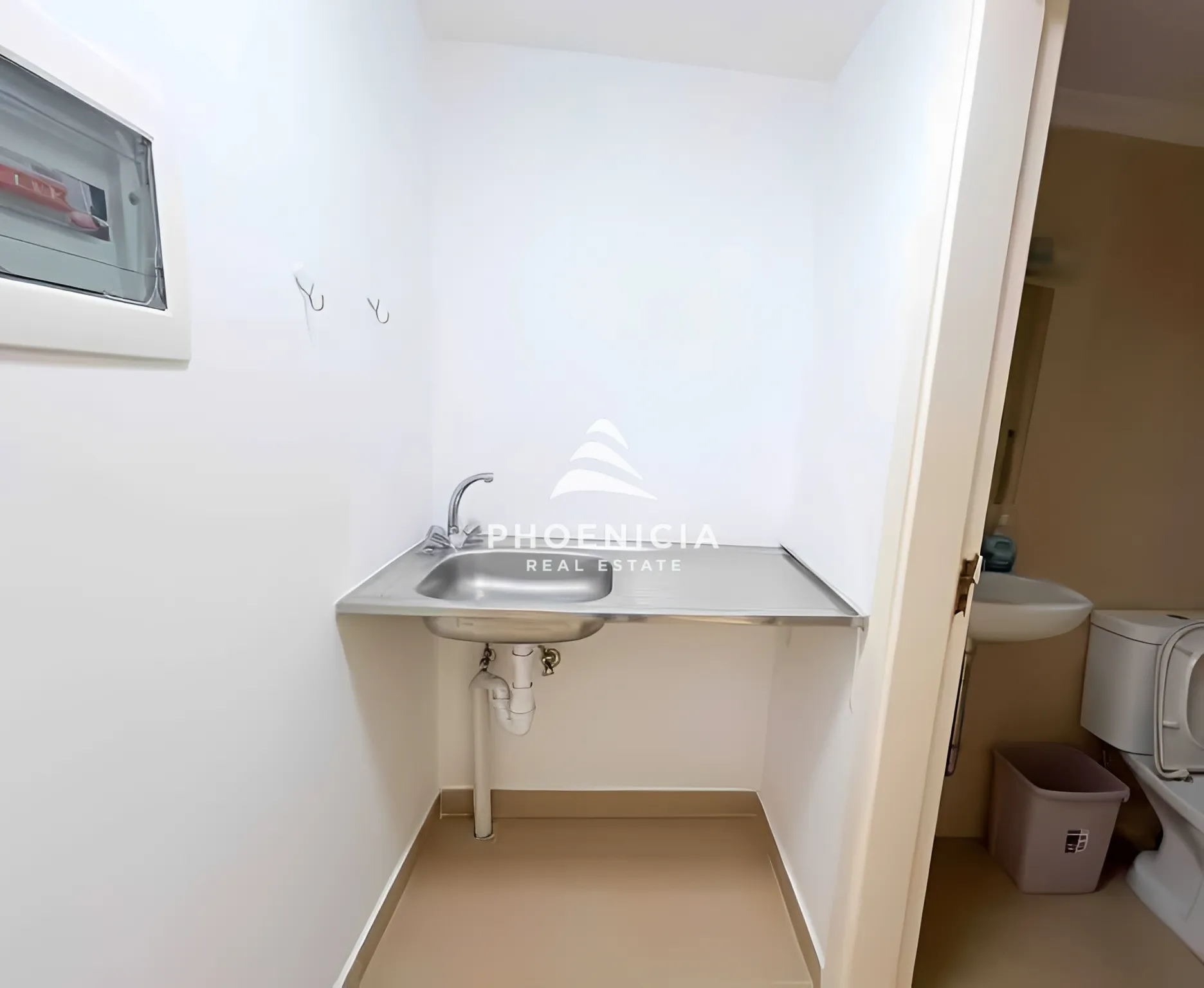 Shop for sale in Amchit Main Rd، Aamchit, Lebanon