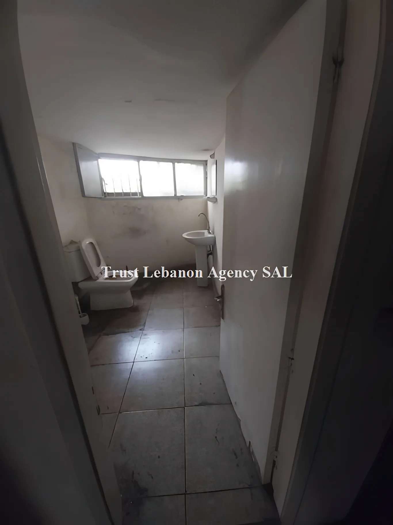 Commercial Property For Sale in Metn, Dekweneh