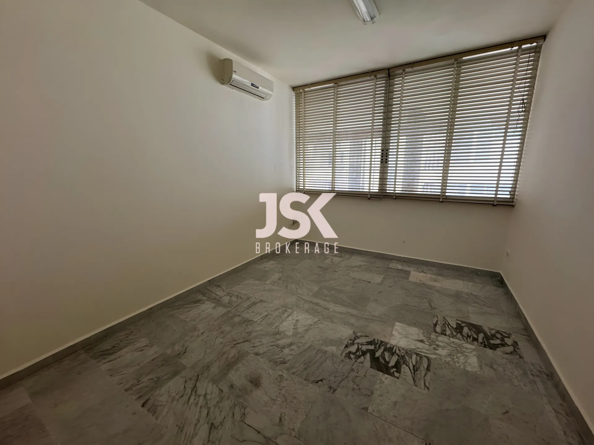 Office for Sale in Hamra