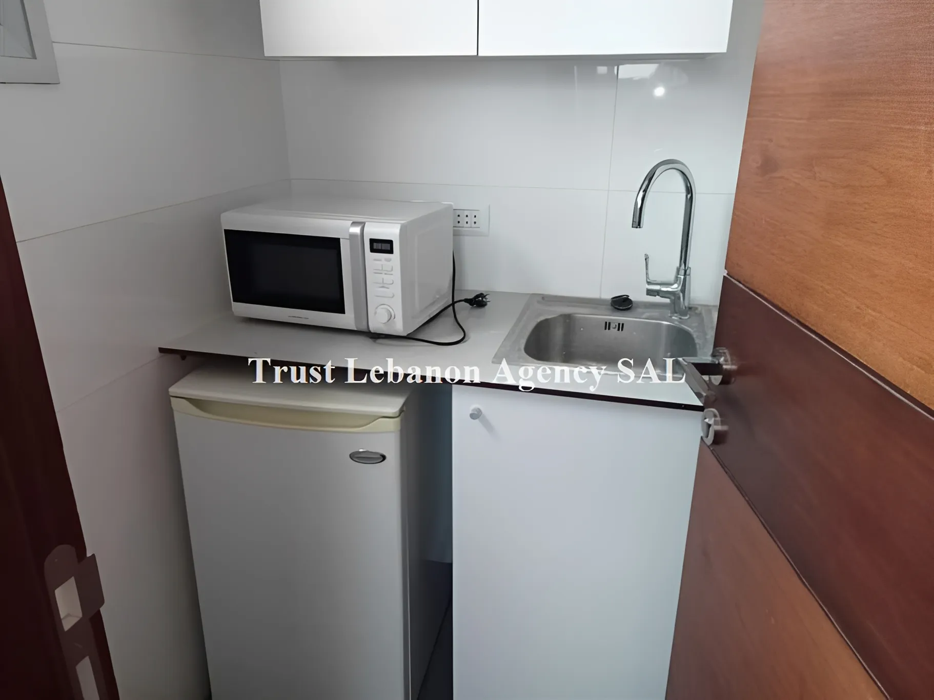 Office for rent in Metn, Sin El Fil