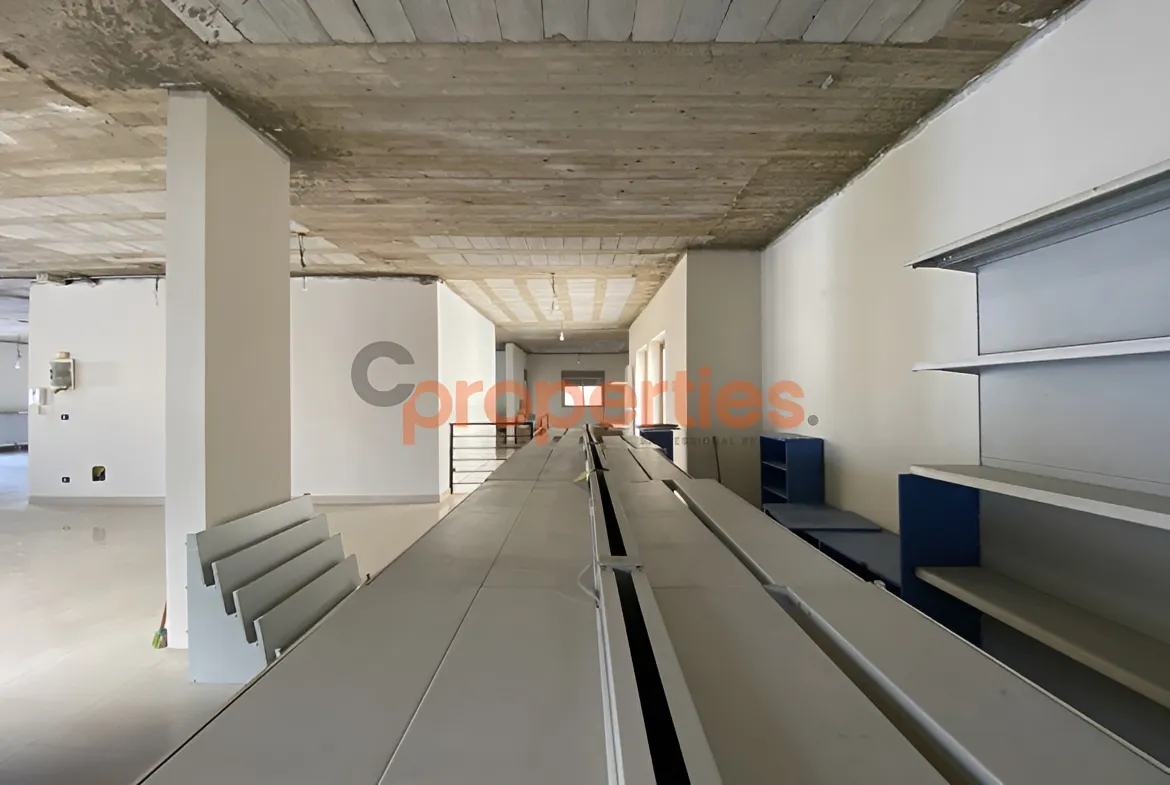 Showroom for Rent in Hazmieh