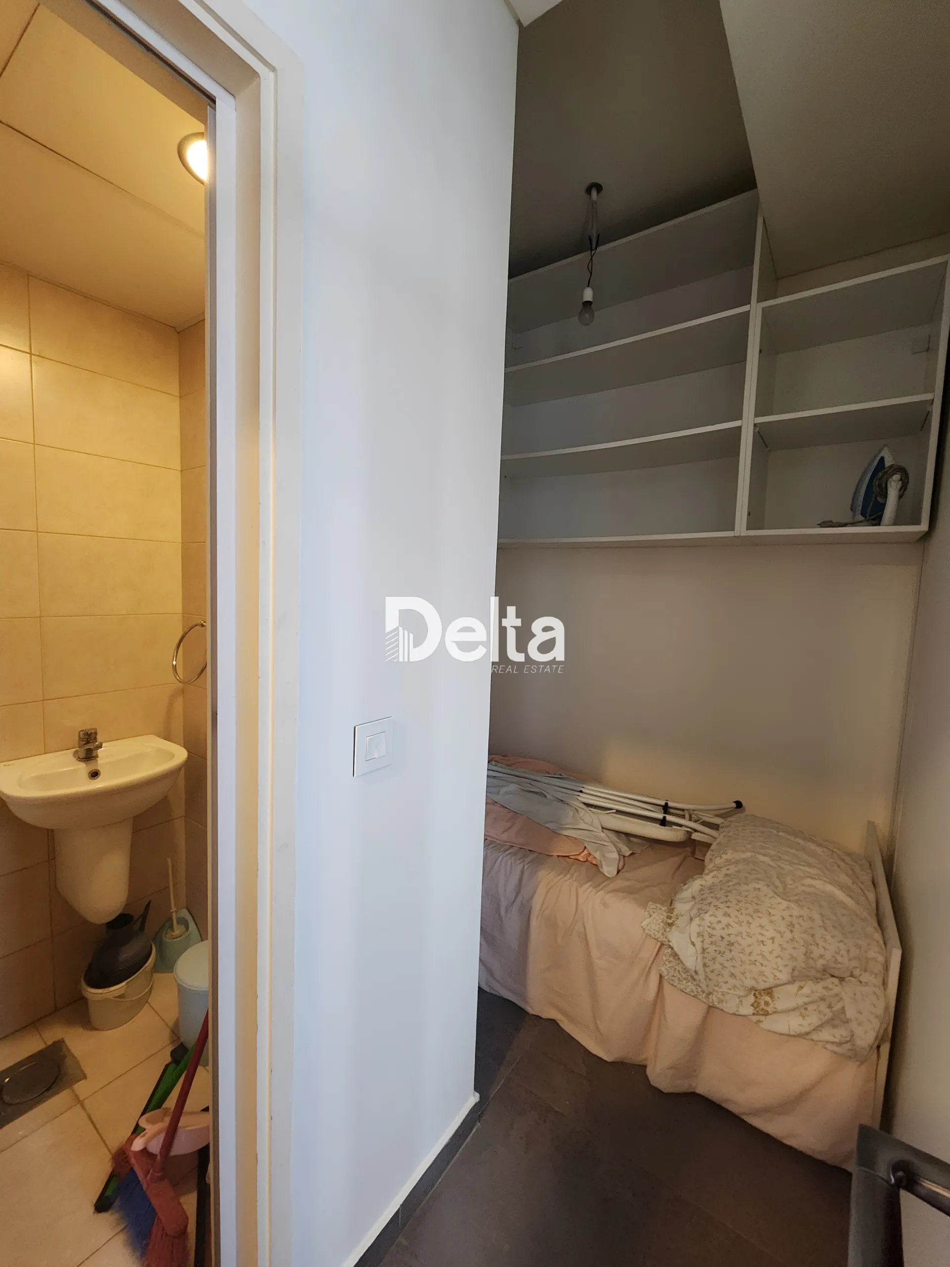 Residential in Ain Al Mraiseh, baabda