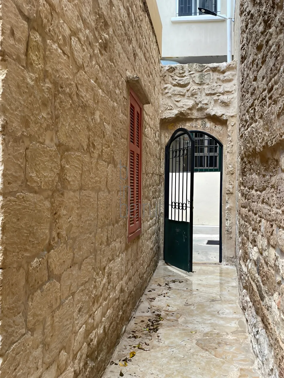 Commercial Space For Rent in Mar Mikhael, Rmeil