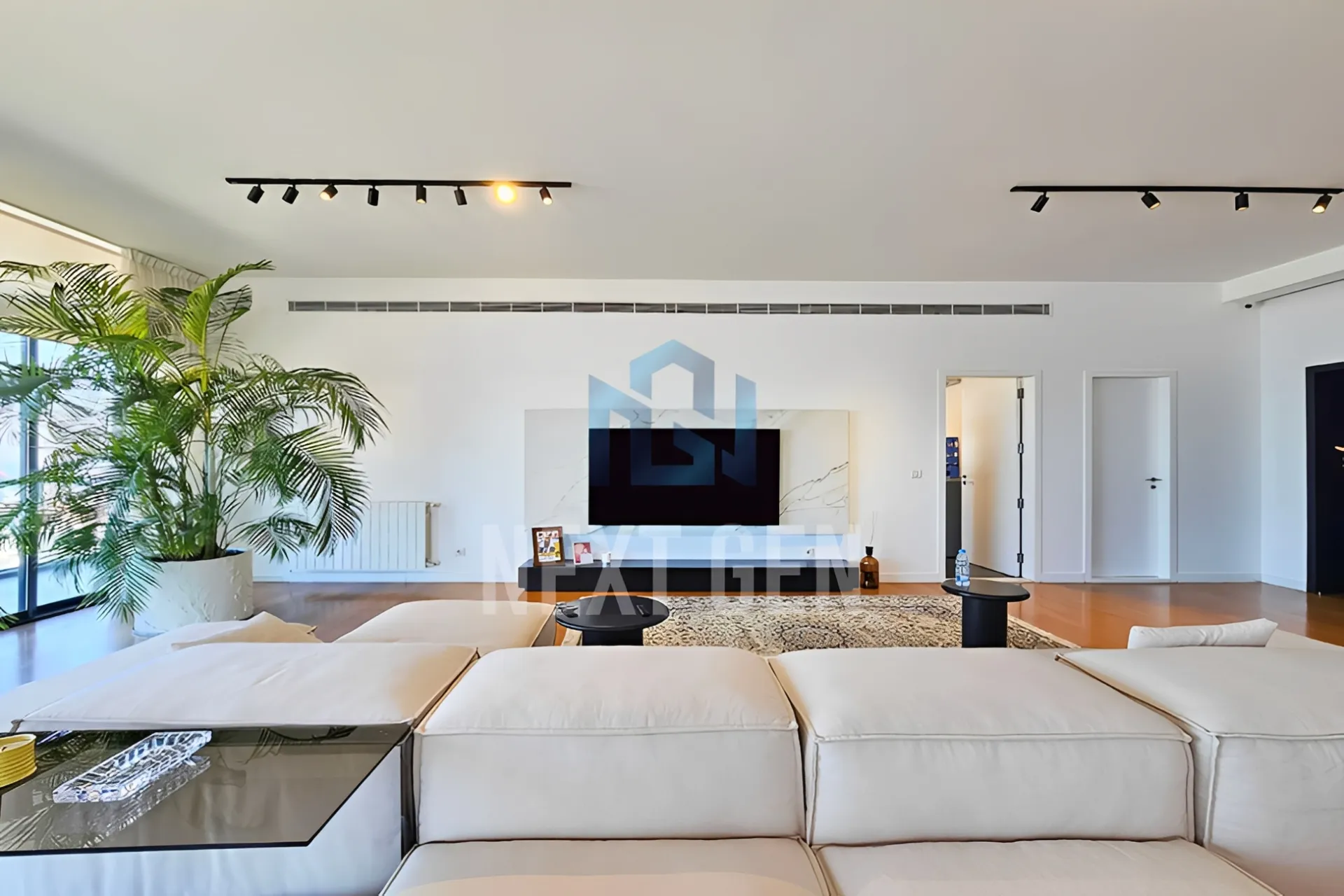 Apartment for sale in Achrafieh, Beirut, Lebanon - 3 bed, 5 bath