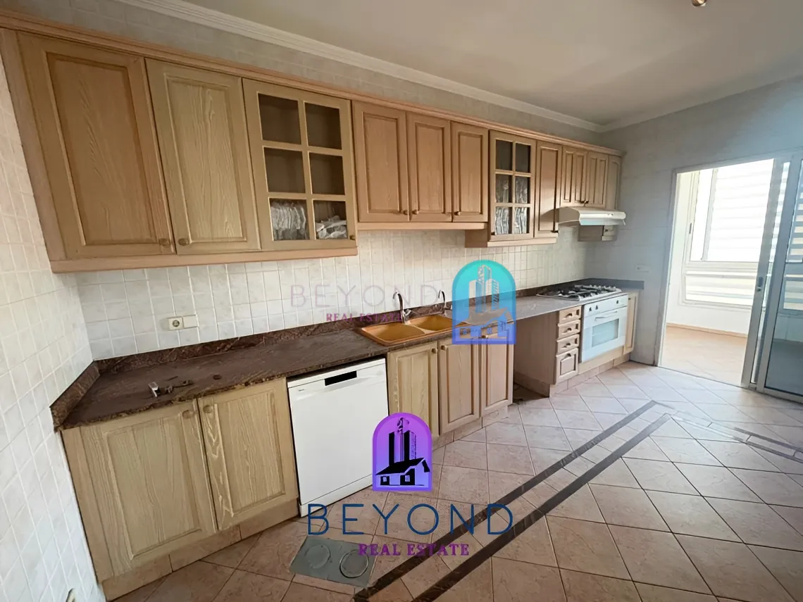 Apartment for rent in Jeanne Darc, Bayrut, Lebanon