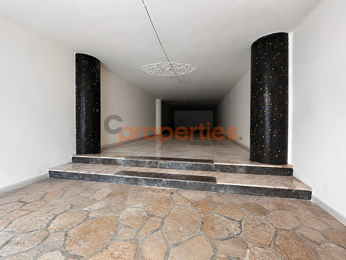 Shop for Sale in Manara