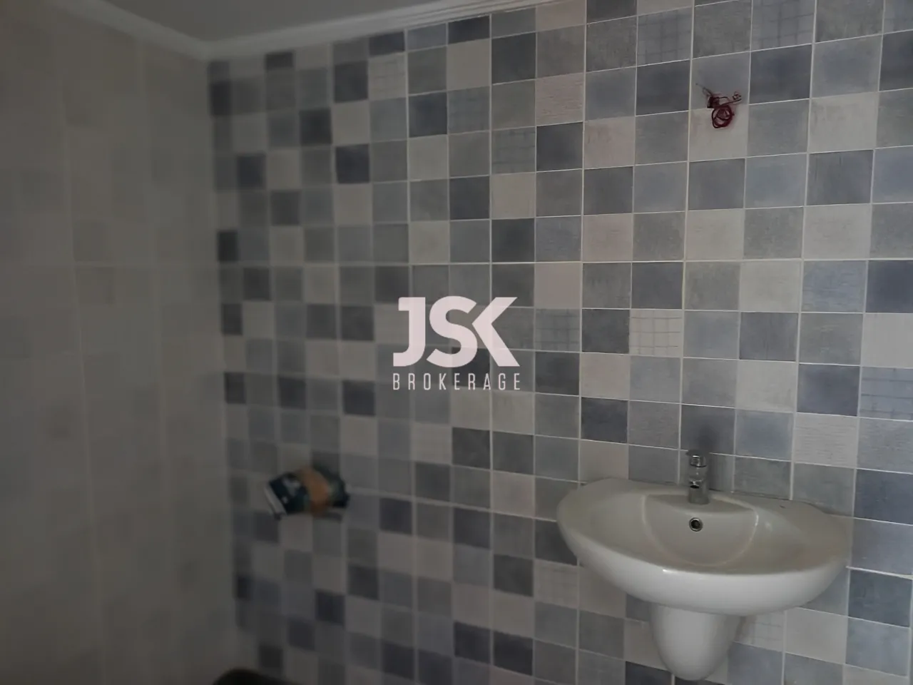 Apartment for Sale in Haret Sakher