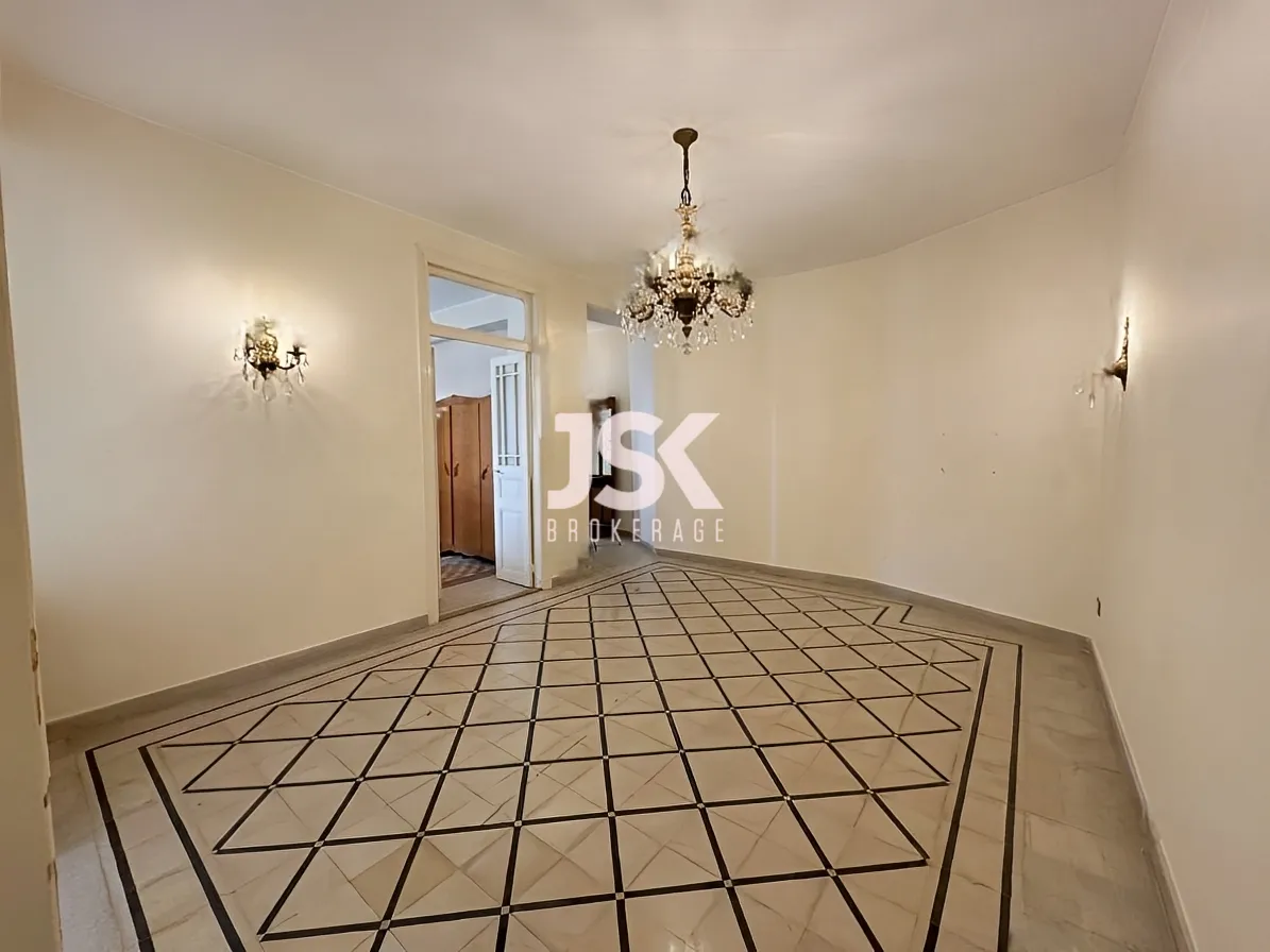 Building for Rent in Achrafieh