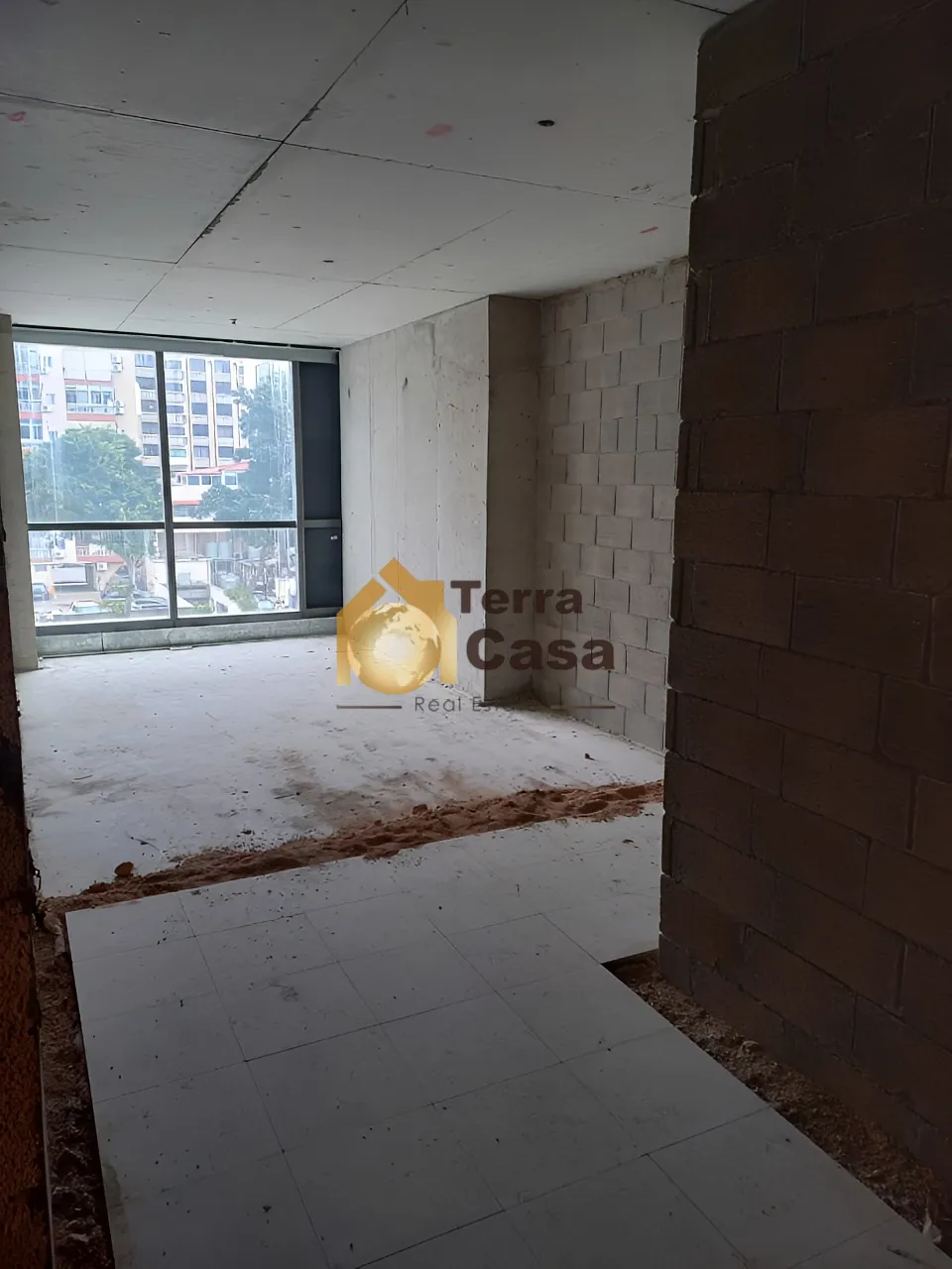 Office for sale in Dekwaneh