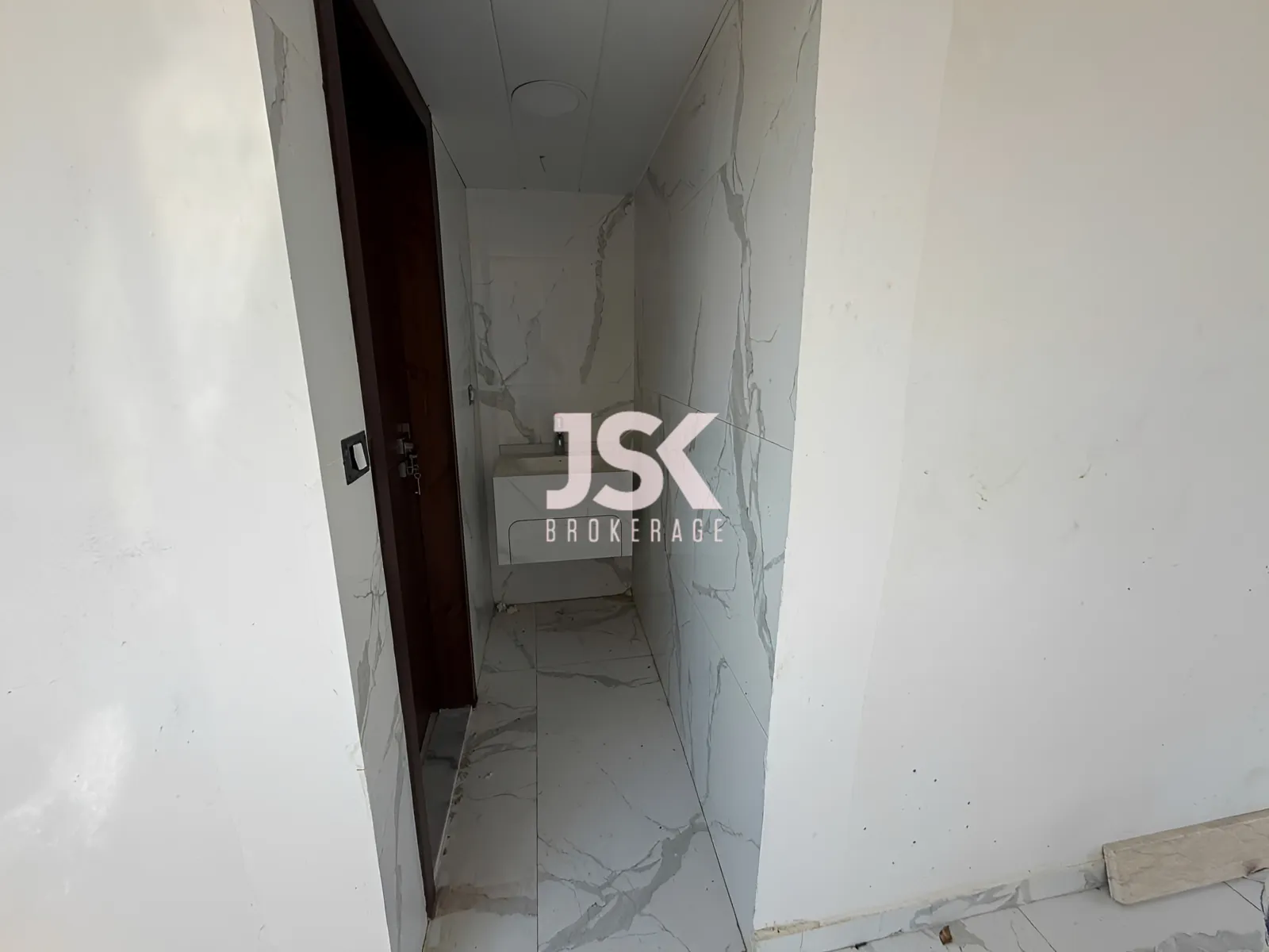 Office for Sale in Hosrayel