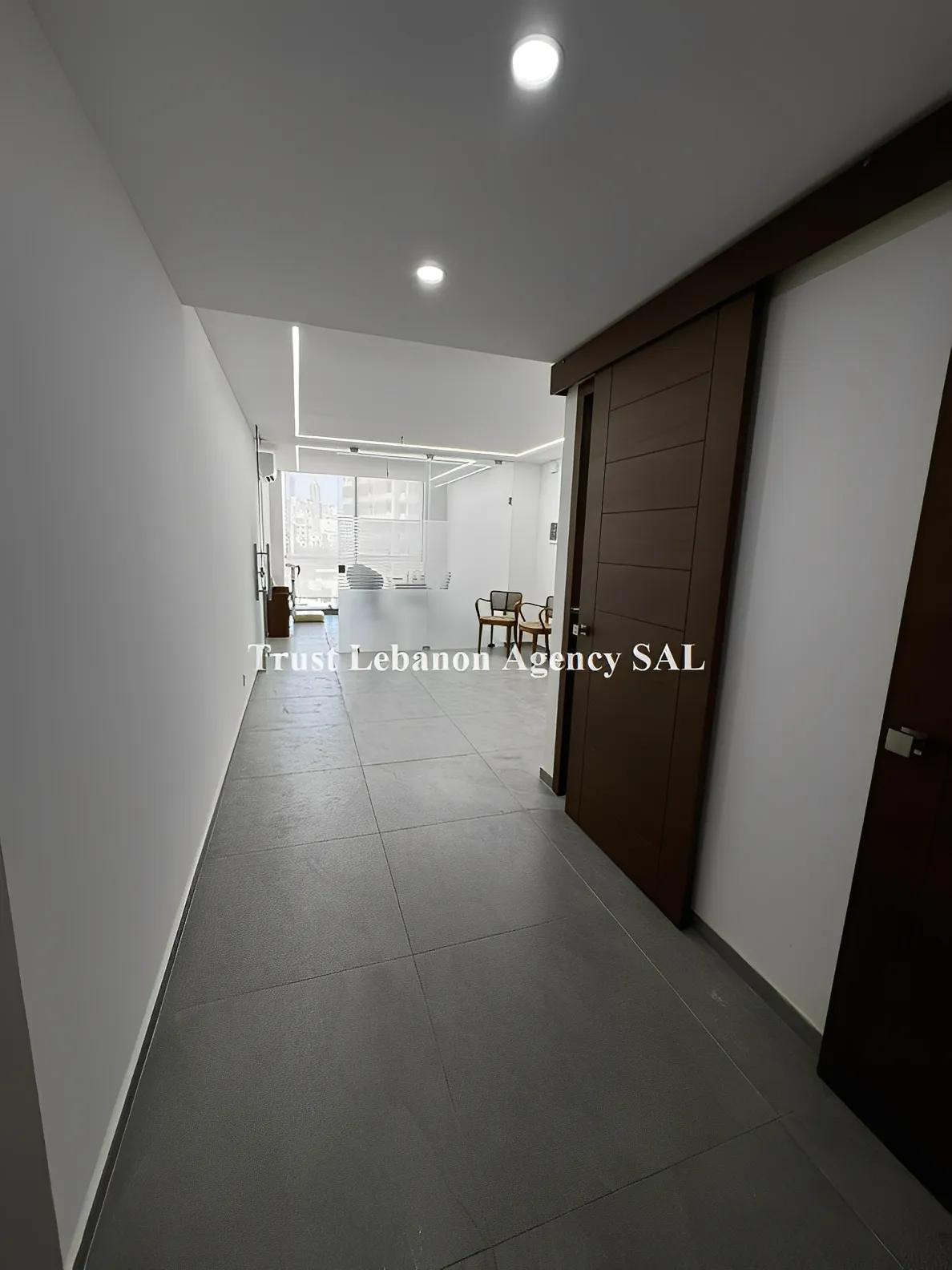 Office For Rent in Metn, Dekweneh