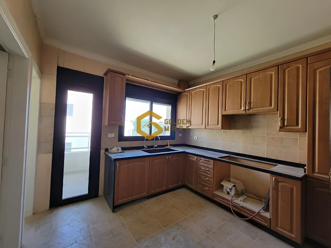 Apartment for Sale in Ballouneh