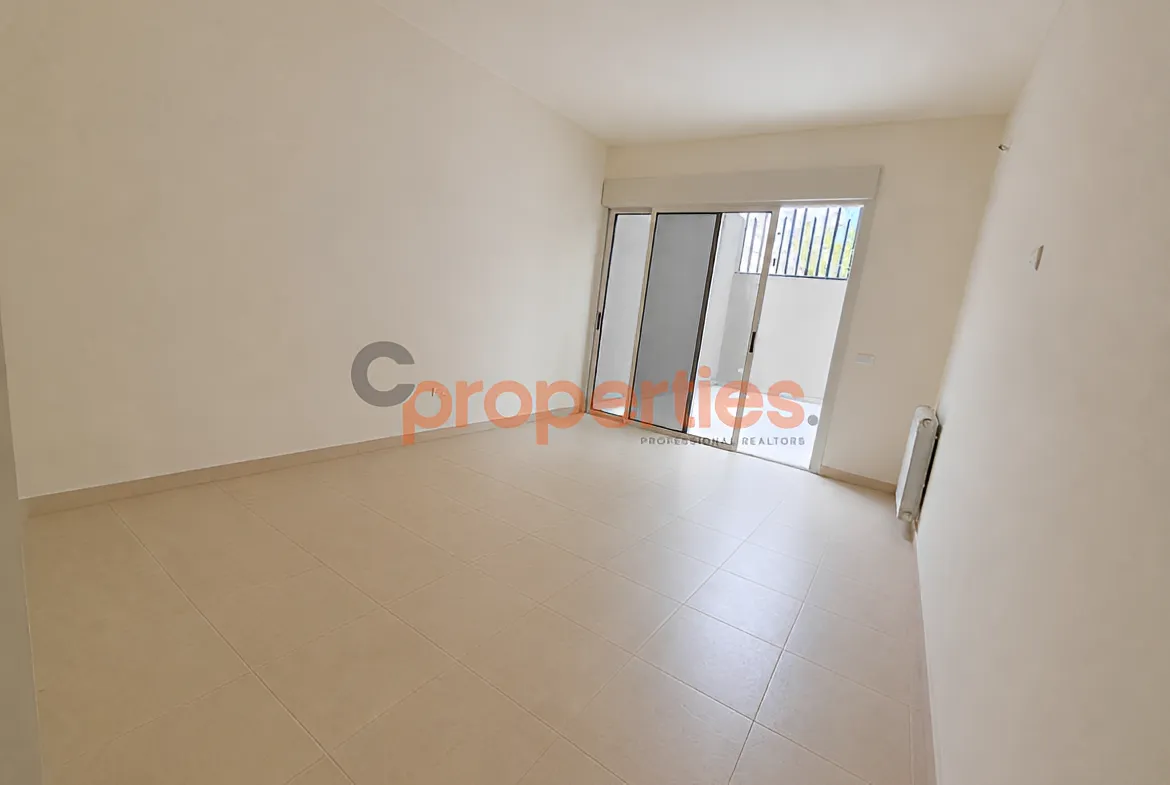 Apartment for sale in Qornet El Hamra, Lebanon - 3 bed, 5 bath