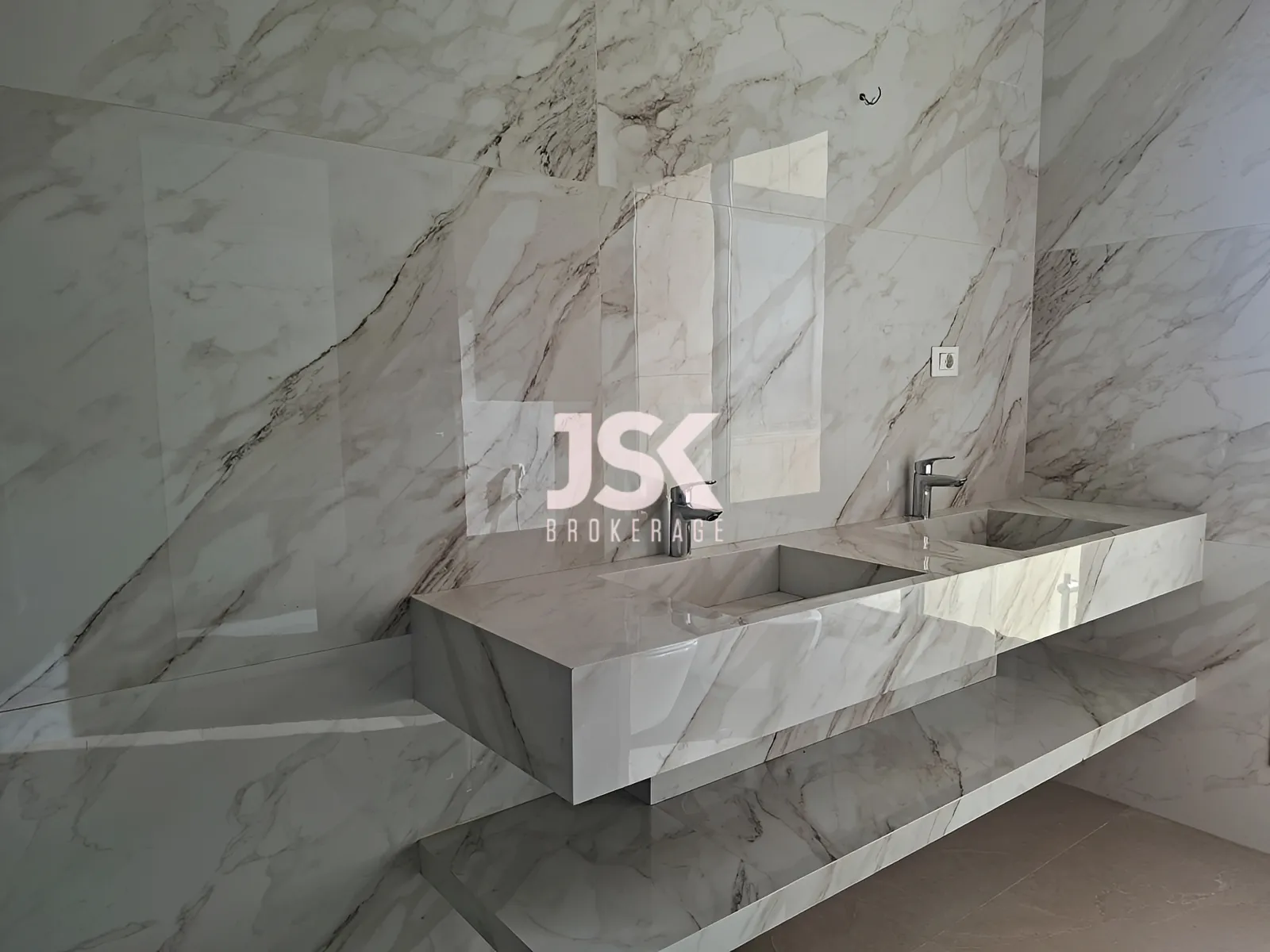 Apartment for Sale in Raoucheh