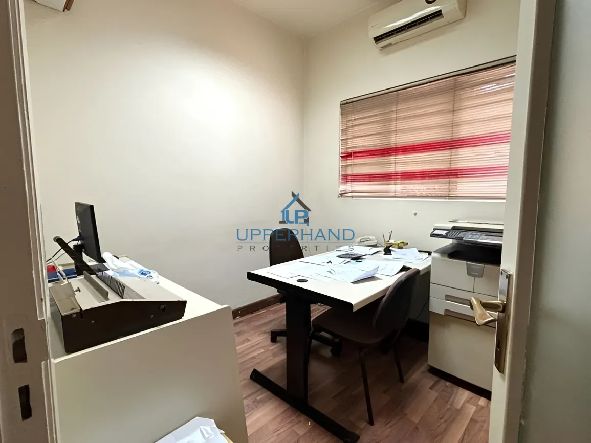 Office for rent in Horch Tabet