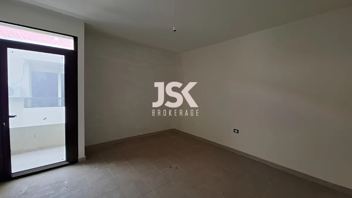 Apartment for Sale in Aamchit, Lebanon - 3 bed, 3 bath