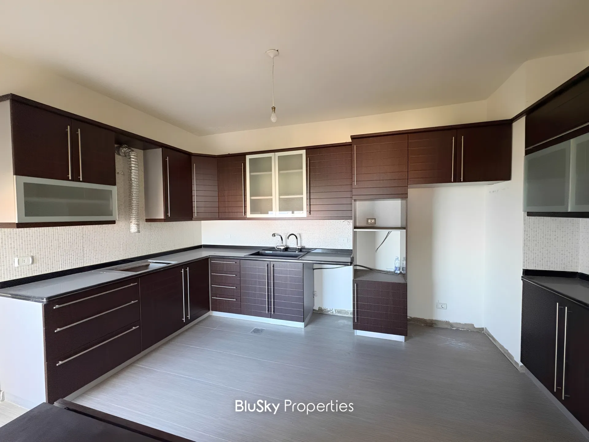 Apartment for sale in Qennabet broummana, lebanon - 3 bed, 3.0 bath