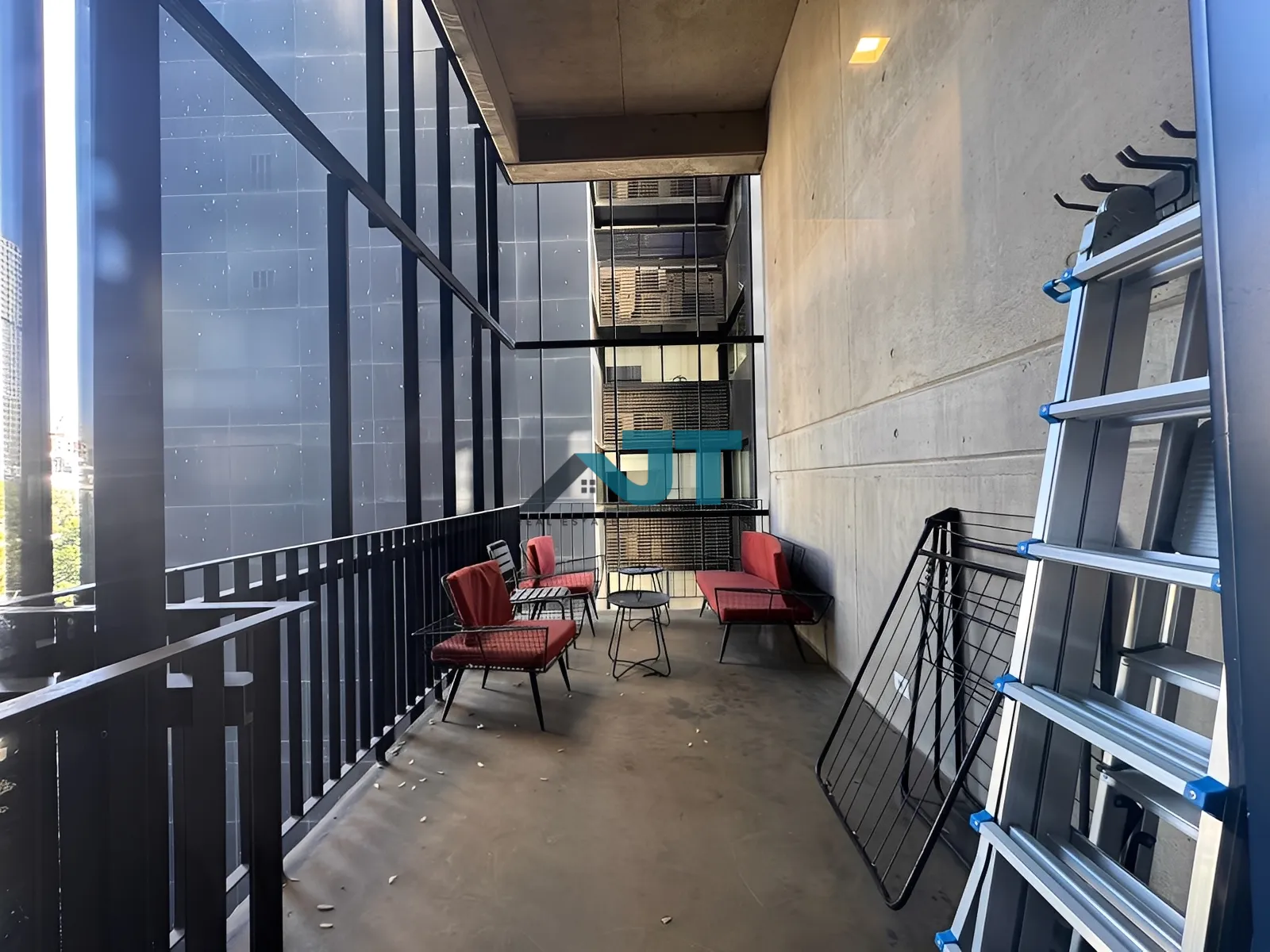 Loft For Rent in Caree d'or, achrafieh