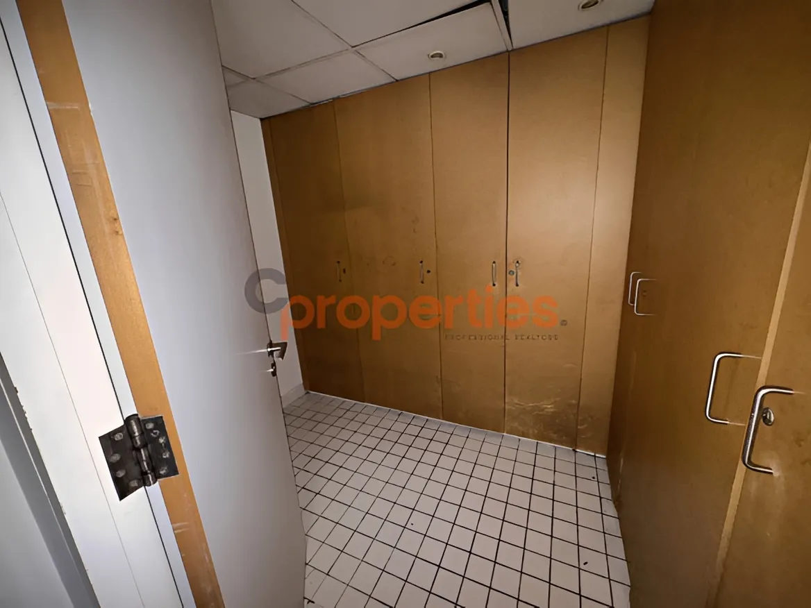 Office for Rent in Forn El Chebbak