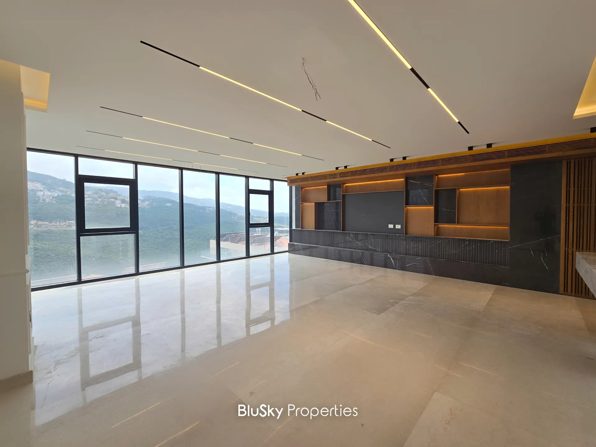 Apartment for rent in Monteverde main street، lebanon - 3 bed, 3.0 bath