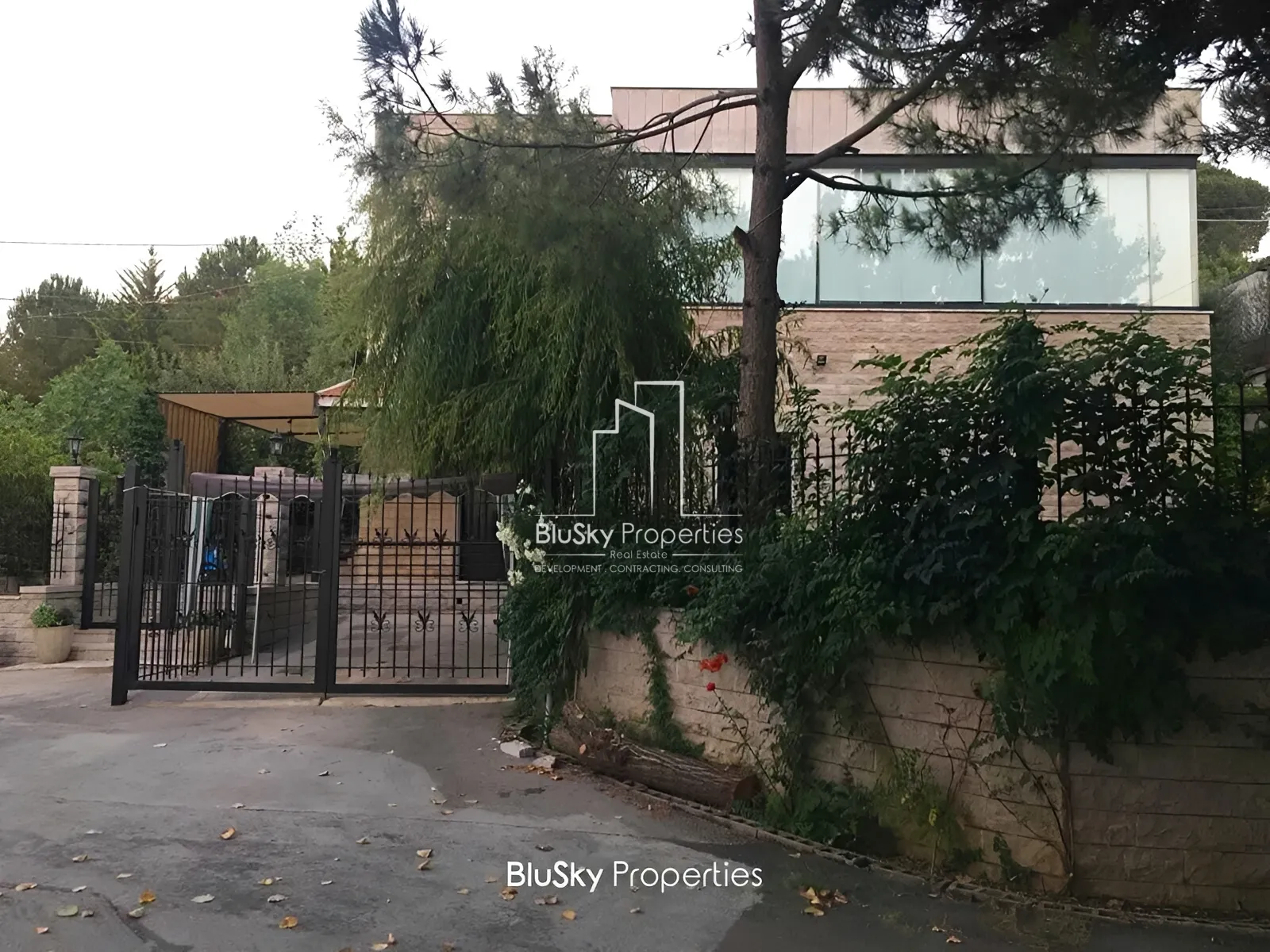 Villa for Sale in Bekfaya - 3 bed, 3 bath