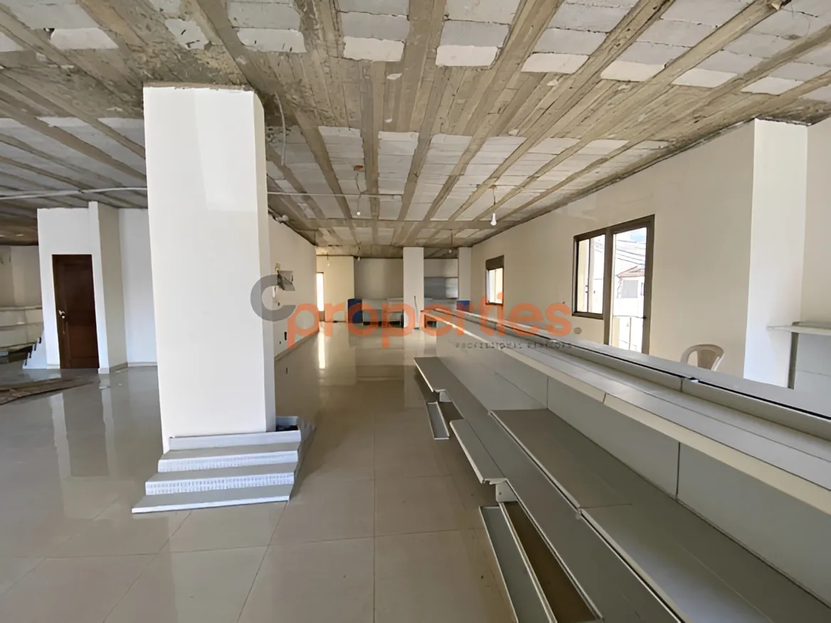Showroom for Rent in Hazmieh