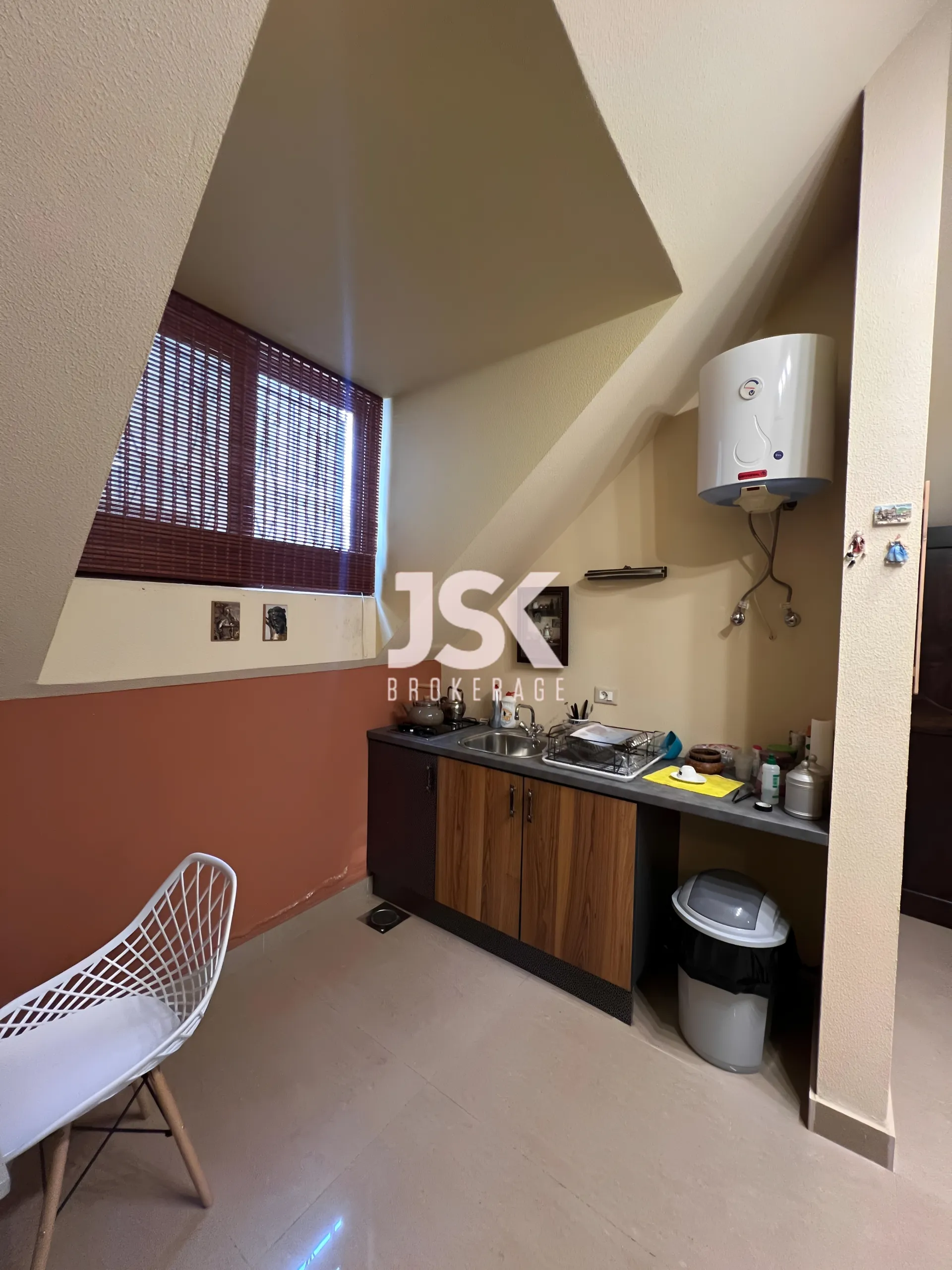 Apartment for Rent in Aamchit